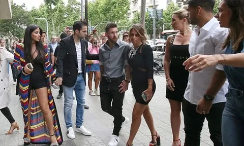 Cesc Fabreagas trở về quê nhà dự tiệc thời trang