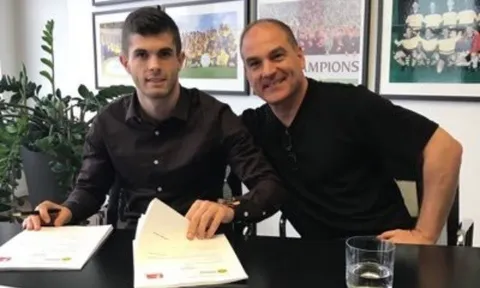 Cha của Pulisic hé lộ tương lai: MU, Chelsea, Liverpool mừng thầm
