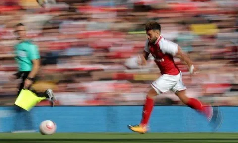 HLV Conte yêu cầu Chelsea chi tiền chiêu mộ sao Arsenal