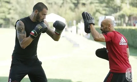 Chán đá bóng, Montella cho toàn đội tập boxing
