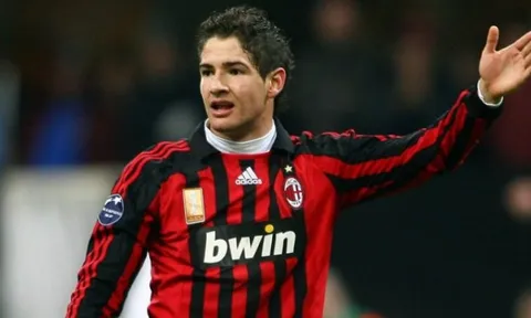 Chán Trung Quốc, Pato 'thả thính' với cả thành Milano