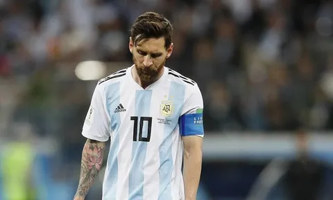 Chẳng bất ngờ khi Messi bế tắc