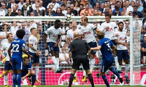 Marcos Alonso lập cú đúp, Gà trống bị bắn hạ ngay tại thánh địa Wembley