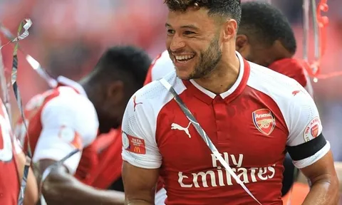 Chelsea CHỐT GIÁ 25 triệu bảng hỏi mua Chamberlain