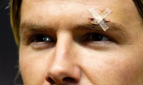 Chiếc giày bay và "vết sẹo" cuộc đời David Beckham