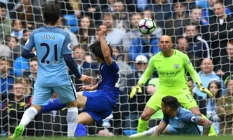 Chiêm ngưỡng lại siêu phẩm của Okazaki vs Man City
