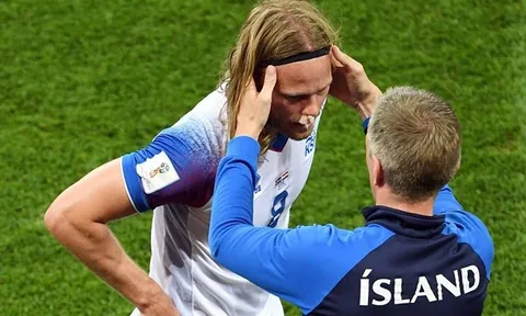 Chiến đấu đổ máu, Iceland vẫn cay đắng rời giải vì sai lầm hàng thủ