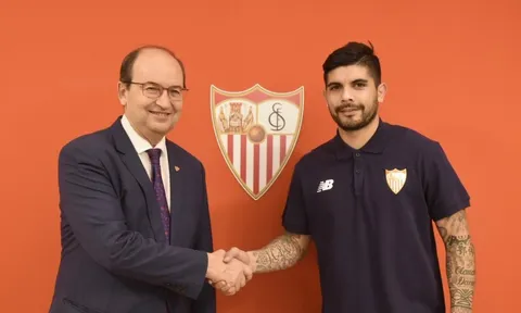 CHÍNH THỨC: Banega rời Inter, về lại Sevilla