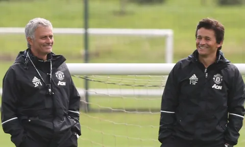CHÍNH THỨC: 'Cánh tay phải' của Mourinho rời Man Utd, tiến sát Arsenal