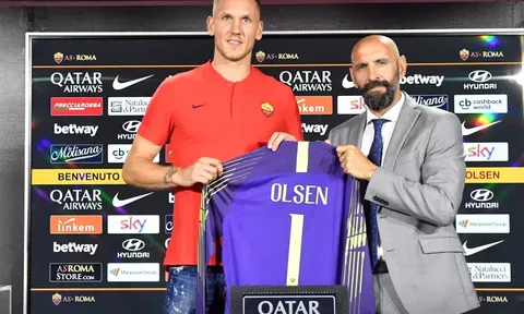 CHÍNH THỨC: Chiêu mộ thủ môn World Cup, Roma có người thay Alisson