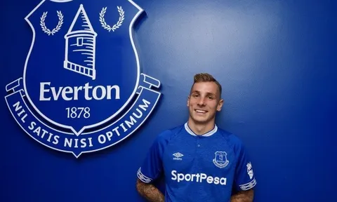 CHÍNH THỨC: Lucas Digne rạng rỡ ra mắt Everton