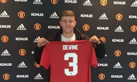 CHÍNH THỨC: Man Utd chiêu mộ cựu thành viên Man City