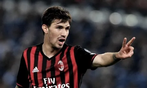 CHÍNH THỨC: Milan giữ chân thành công bức tường thép nơi hàng thủ