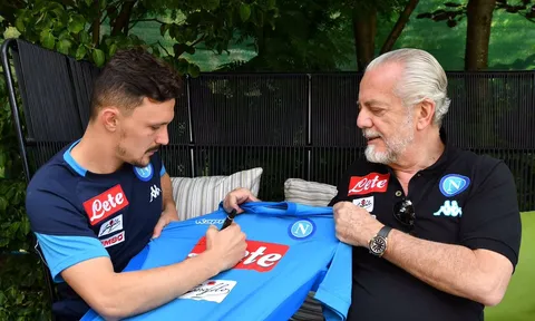 CHÍNH THỨC: Roma đẩy người sang Napoli
