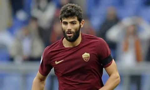 CHÍNH THỨC: Roma mua đứt trung vệ của Tottenham