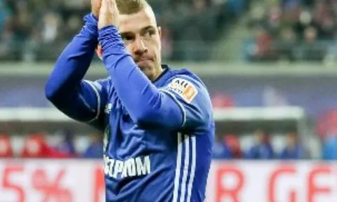 CHÍNH THỨC: Schalke 04 chia tay cầu thủ, CLB châu Âu náo động