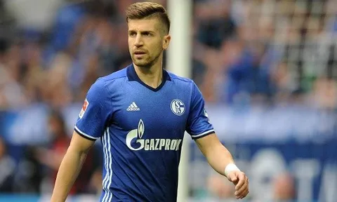 CHÍNH THỨC: Schalke tâm lý, 'trói' cựu trung vệ Man City đến năm 2022