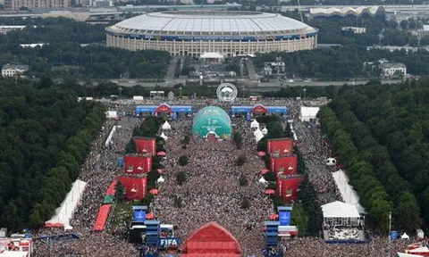 Choáng ngợp với cách làm "fan zone" của Nga trong trận Chung kết