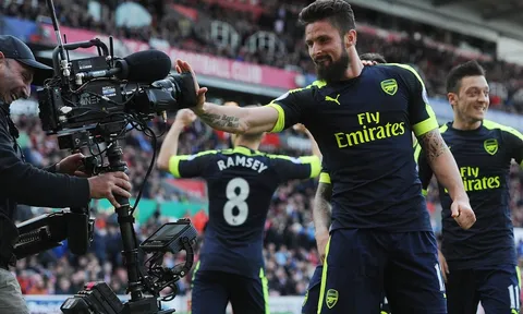 Choáng với hiệu suất của Giroud