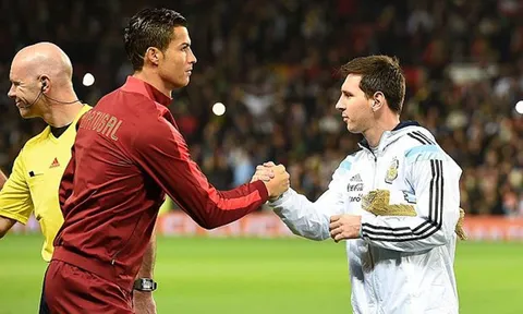 Chơi hay nửa mùa, Ronaldo vẫn có chỉ số cao hơn Messi trong game