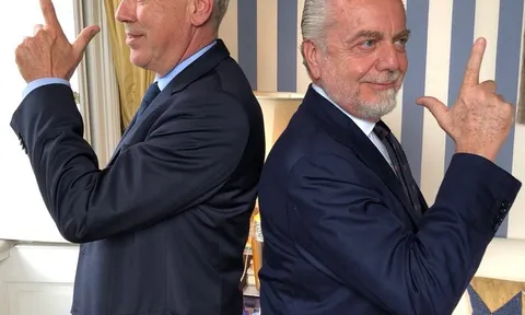 Chủ tịch De Laurentiis chào mừng Ancelotti đến với Napoli