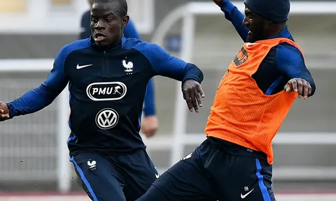 Chưa đá, Bakayoko đã vội "nịnh nọt" Kante