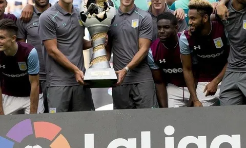 Chưa đá, Terry đã có cúp với Aston Villa
