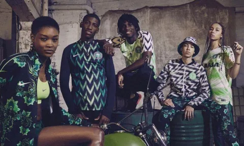 Chưa đá World Cup, áo đấu của tuyển Nigeria đã 'đắt như tôm tươi'