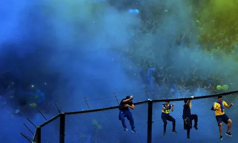 Chùm ảnh: CĐV Boca Juniors ăn mừng như Hooligans trong ngày vô địch