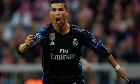 Chùm ảnh: Cột mốc 100 và 6 lần xé lưới Bayern Munich của Cristiano Ronaldo