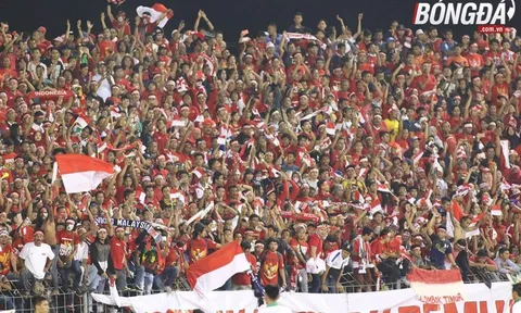 Chùm ảnh: Dàn cổ động viên hùng hậu của U22 Indonesia