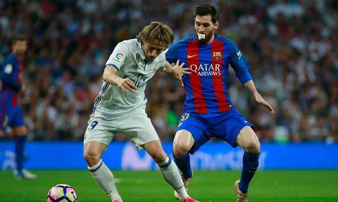 Chùm ảnh: Messi ngậm bông băng vẫn giúp Barca đánh bại Real