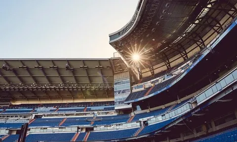 Chùm ảnh: Sân Bernabeu và thành phố Madrid "tĩnh mịch" trước đại chiến