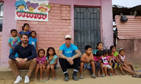 Chùm ảnh: "Thầy giáo" Sergio Ramos tỏa sáng ở Peru