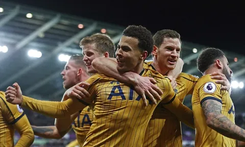 Chùm ảnh: Tottenham vỡ òa sau màn ngược dòng khó tin tại Liberty
