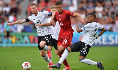 Chùm ảnh: U21 CH Séc bất lực trước sức mạnh Tiểu Mannschaft