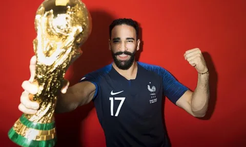 Chuyện chưa biết về 'thần may mắn' Adil Rami của tuyển Pháp