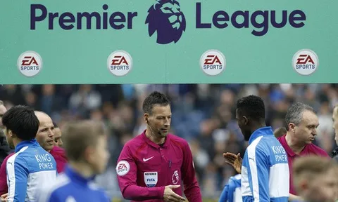 Clattenburg cầm còi trận cuối cùng ở Anh
