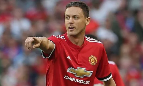 Có Matic, Mourinho ám chỉ nội bộ Chelsea đang LOẠN