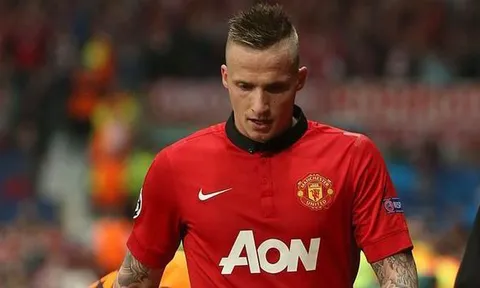 Còn ai nhớ Alexander Buttner?