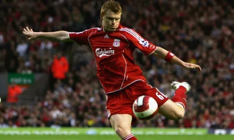 Còn ai nhớ đến John Arne Riise?