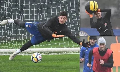 'Còn nước, còn tát', Chelsea quyết không buông Premier League