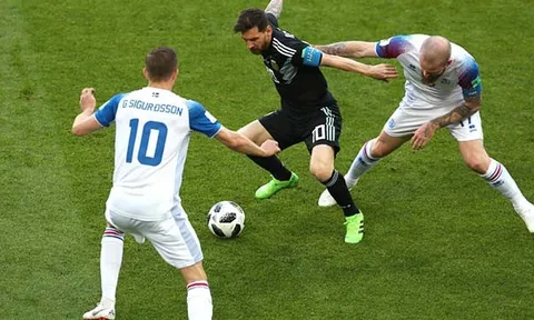 Cộng đồng mạng 'đứng ngồi không yên' trước Iceland