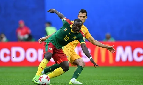 Cống hiến mãn nhãn, Cameroon hòa Australia đầy kịch tính