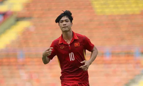 Công Phượng giống CR7 từ dứt điểm đến cách ăn mừng