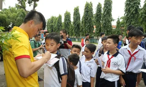 Công Vinh tính 'chơi lớn' với học viện bóng đá cộng đồng