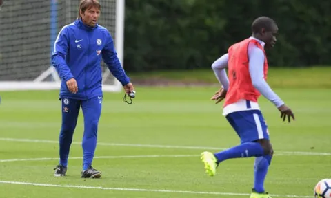 Conte liên tục quát mắng học trò trước thềm Community Shield