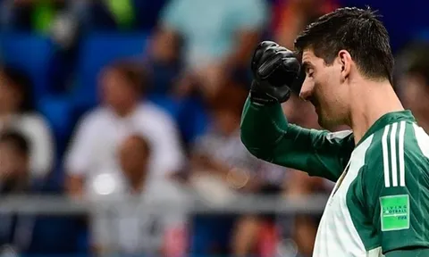 Courtois "muối mặt" sau khi lên giọng chỉ trích thủ môn tuyển Anh