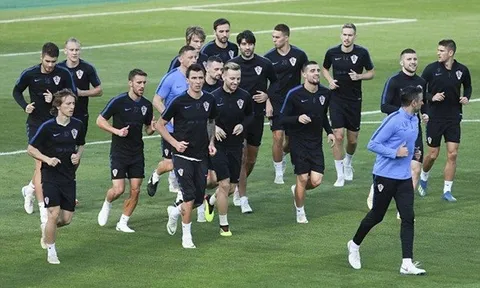 "Đột nhập" sân tập Croatia trước chung kết World Cup