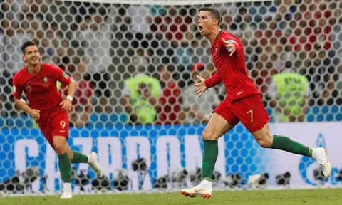 Mourinho nhận xét về Ronaldo và De Gea sau trận thư hùng